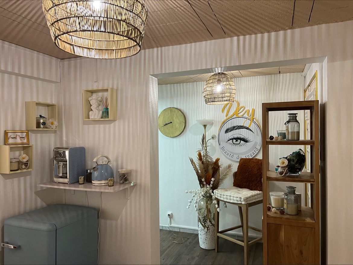 Intérieur du salon Dey Beauté du Regard