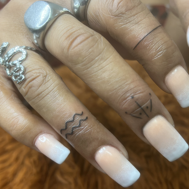 Réalisation mini tattoo à Morne-à-l’Eau (Guadeloupe)